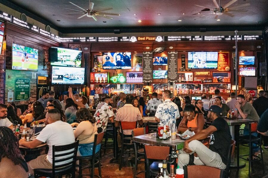 Las Vegas: Club Crawl and Party Bus with Free Drinks - Is $85 good value?