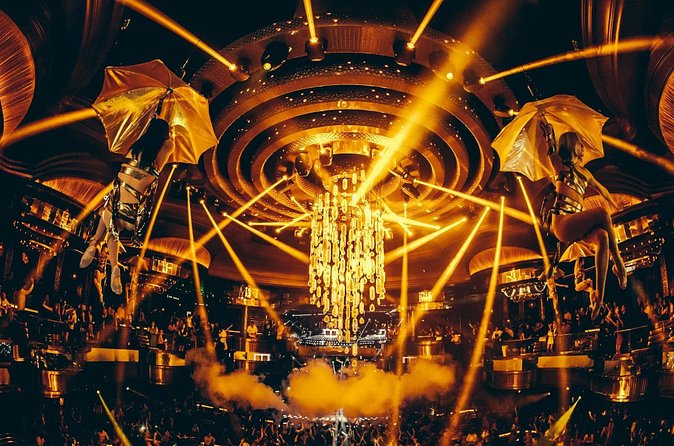 Las Vegas Club Crawl with Party Bus and Free Drinks - The likely rhythm of the five-hour night