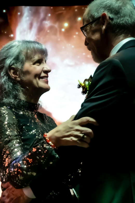 Las Vegas: Cosmic Space Wedding + Spectacular Photography - Finding the chapel near Harry Reid Airport