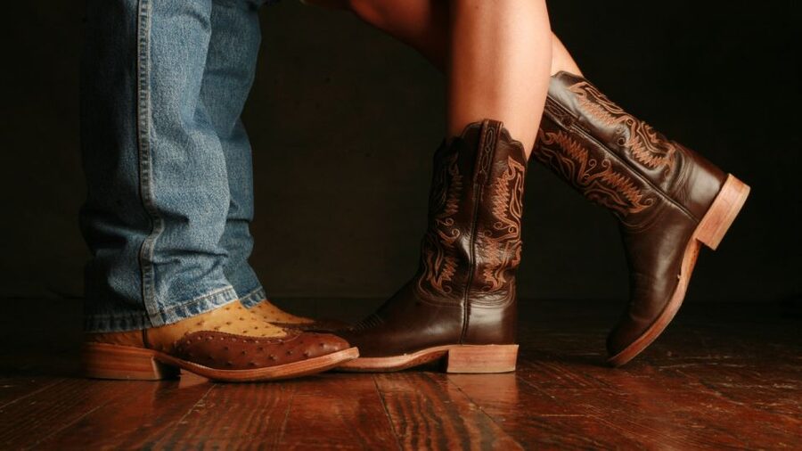 Las Vegas: Country Bar Crawl by Party Bus w/ Mixed Drinks - Three bars, three chances for a different country-music night