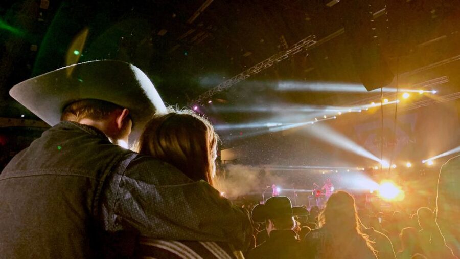 Las Vegas: Country Bar Crawl by Party Bus w/ Mixed Drinks - FAQ
