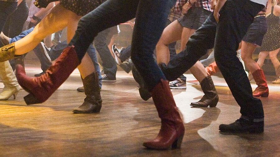 Las Vegas: Country Bar Crawl by Party Bus w/ Mixed Drinks - The party bus sets the tone before the first bar