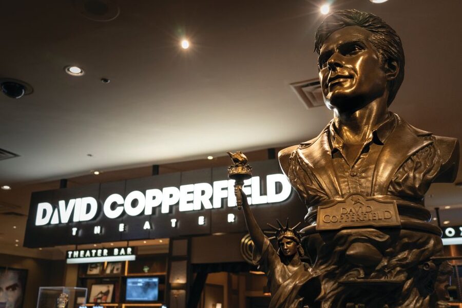Las Vegas: David Copperfield at the MGM Grand - Entering the MGM Grand theater