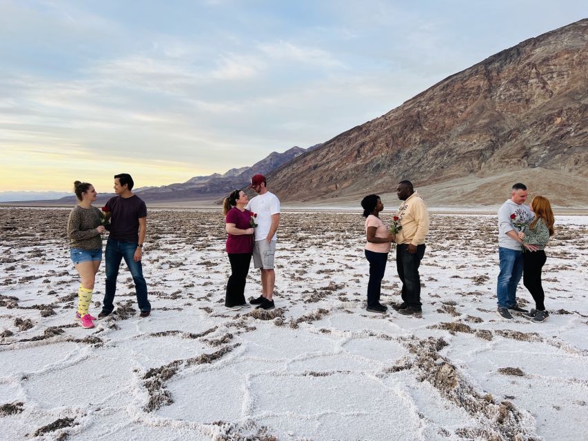 Las Vegas: Death Valley Day Trip with Stargazing - Mesquite Flat Sand Dunes at walking speed