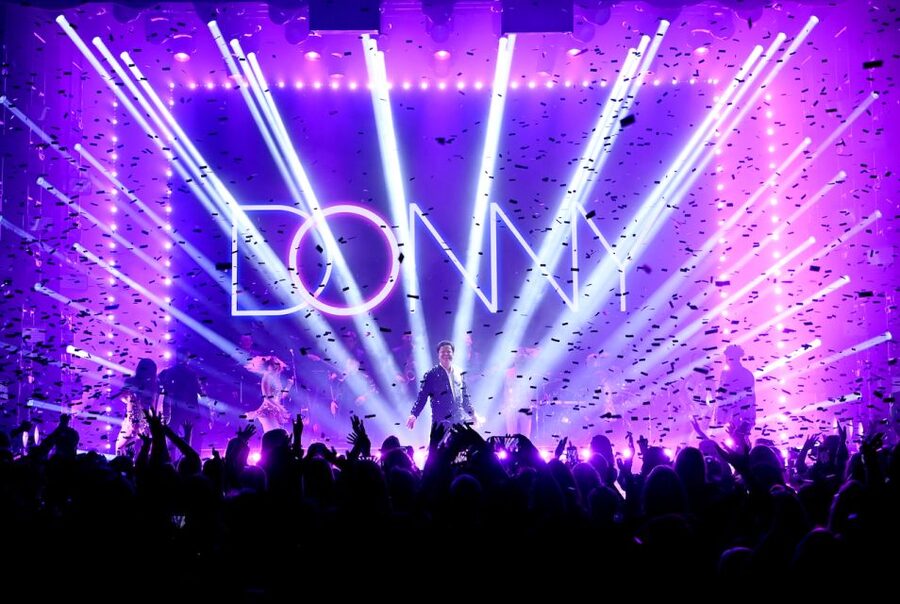 Las Vegas: Donny Osmond Residency - Entering Harrah’s for a classic Las Vegas night