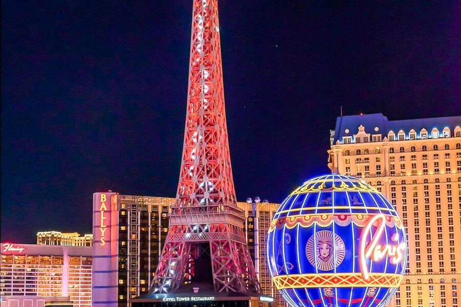 Las Vegas: Eiffel Tower Viewing Deck Entrance Ticket - Finding the best view of the Bellagio fountains