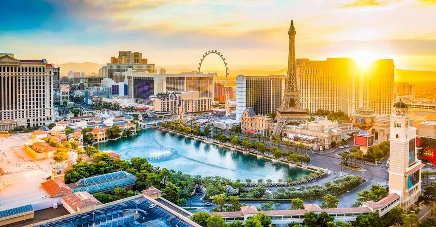 Las Vegas: Eiffel Tower Viewing Deck Entrance Ticket - Riding the glass elevator 460 feet up