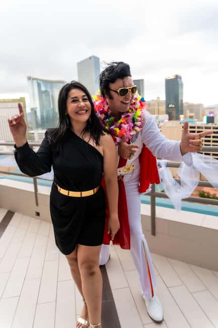 Las Vegas: Elvis Presley History Walking Tour of Landmarks - Ending with a Peppermill treat