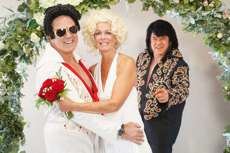 Las Vegas: Elvis Themed Wedding with Limousine - Getting ready with the coordinator and flowers