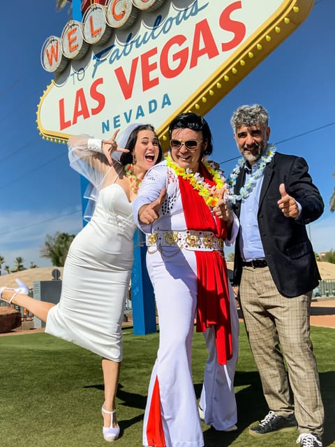 Las Vegas: Elvis Wedding with Las Vegas Sign Photos Included - Photos, props, and the Las Vegas Sign question
