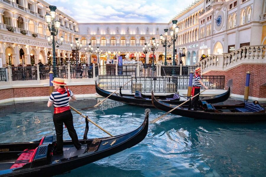 Las Vegas: Entry to Madame Tussauds with a Gondola Cruise - Key points to know