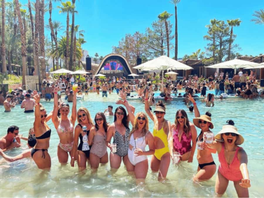 Las Vegas: Famous Pool Party Tour with Party Bus & Drinks - The guide adds structure to a loose party day
