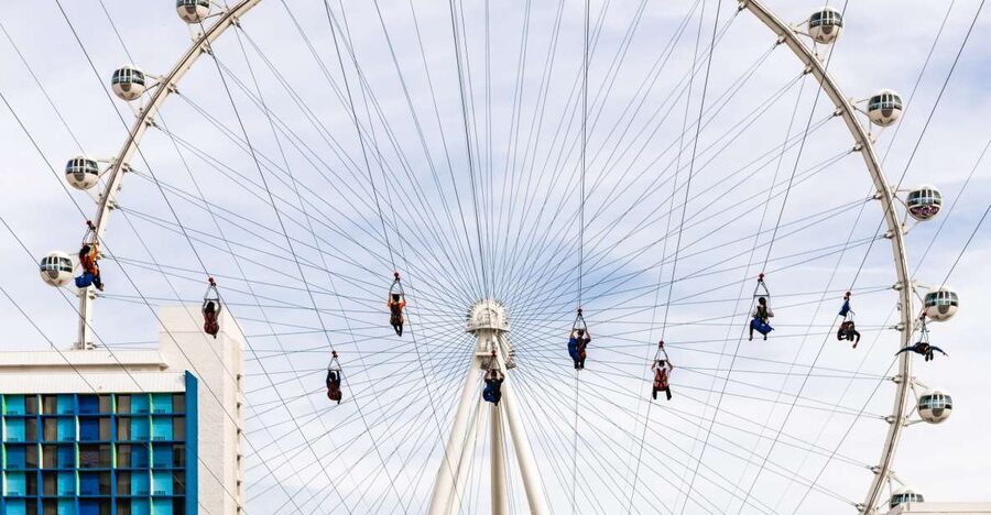 Las Vegas: FLY LINQ Zipline Ticket - Seated position or superhero flight