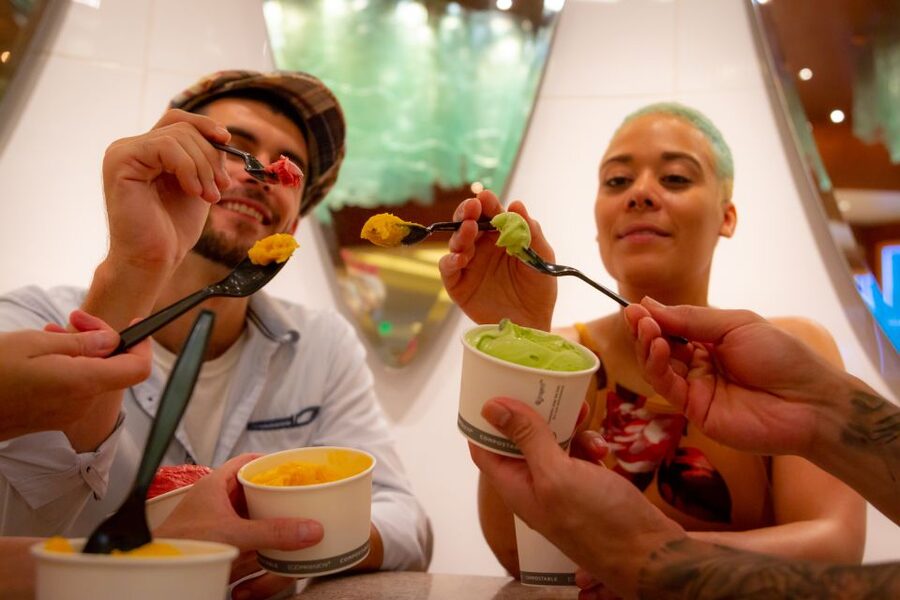 Las Vegas: Foodie Walking Tour on The Strip with Tastings - Starting beneath the Statue of Liberty at New York-New York