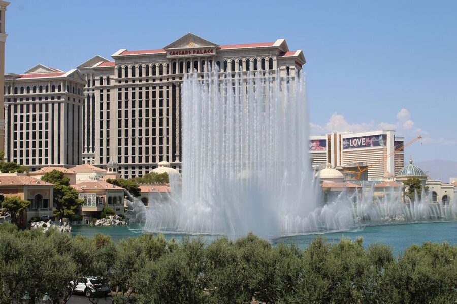 Las Vegas: Foodie Walking Tour on The Strip with Tastings - Timing, comfort, and who will enjoy it