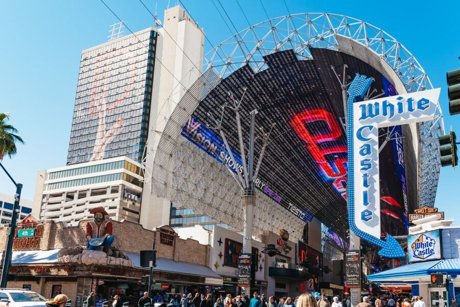 Las Vegas: Fremont Street Walking Tour - Fremont East and the move beyond the casino core