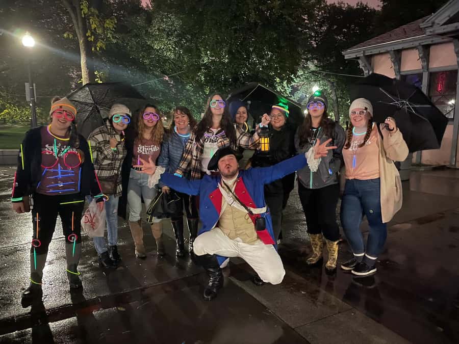 Las Vegas: Gangsters, Glitz, and Gore Ghost Tour - Heat, distance, and practical comfort