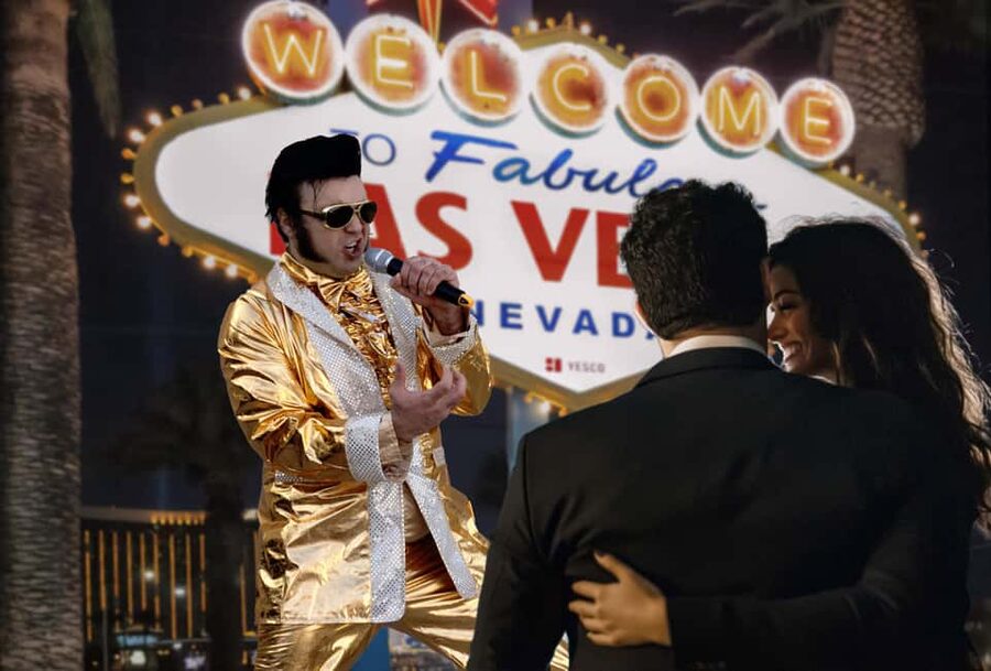 Las Vegas: Gold Elvis Vow Renewal or Wedding at Welcome Sign - Meeting Gold Elvis at the sign