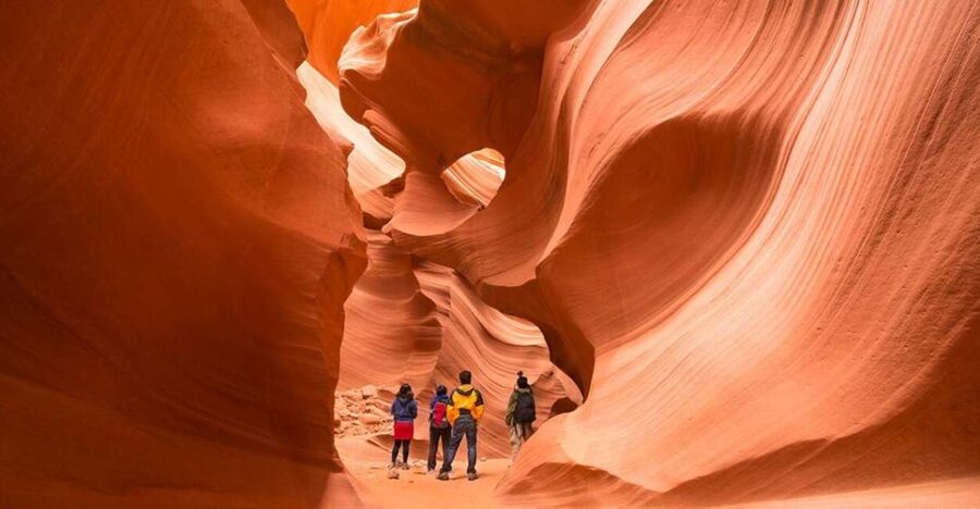 Las Vegas: Grand Canyon, Antelope Canyon, Horseshoe Bend - The van ride from Las Vegas