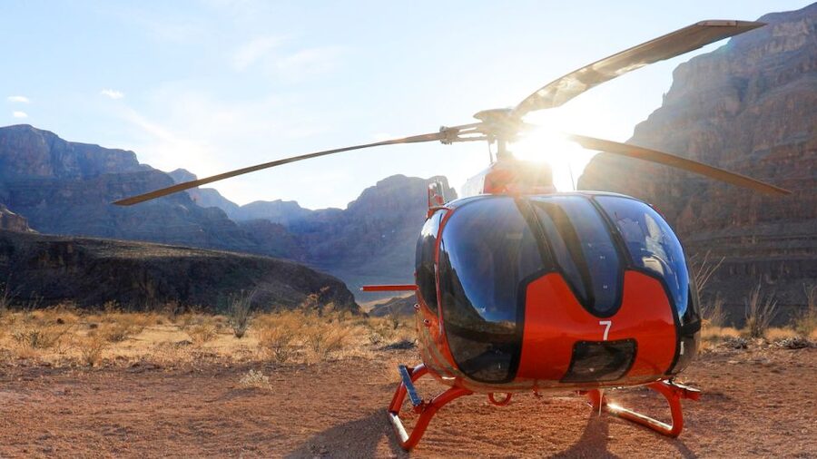 Las Vegas: Grand Canyon Helicopter Landing Tour - Landing 3,500 feet below the rim