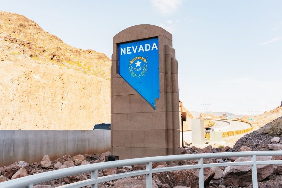 Las Vegas: Grand Canyon, Hoover Dam & Seven Magic Mountains - Why the small group changes the experience