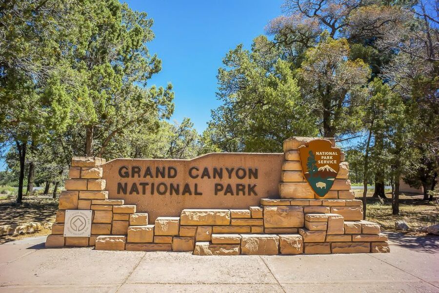 Las Vegas: Grand Canyon National Park South Rim Guided Tour - The Early Pickup and the Long Road East