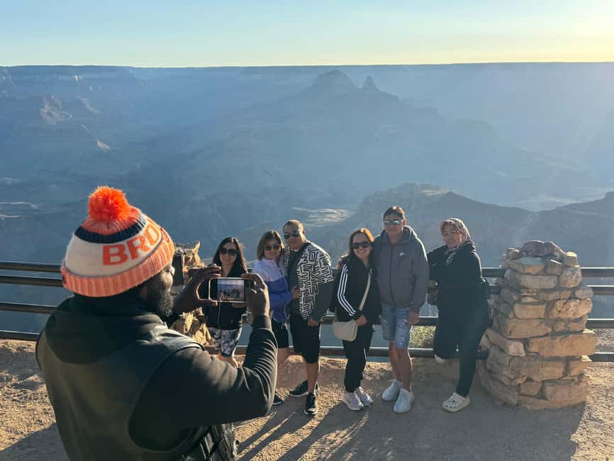 Las Vegas > Grand Canyon Sunrise + Antelope + Horseshoe Bend - Antelope Canyon with a Navajo guide