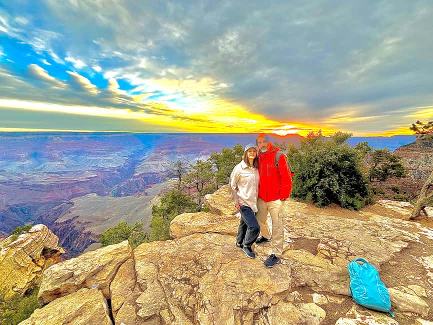 Las Vegas > Grand Canyon Sunrise + Antelope + Horseshoe Bend - The Las Vegas sign and the late-night photo stops