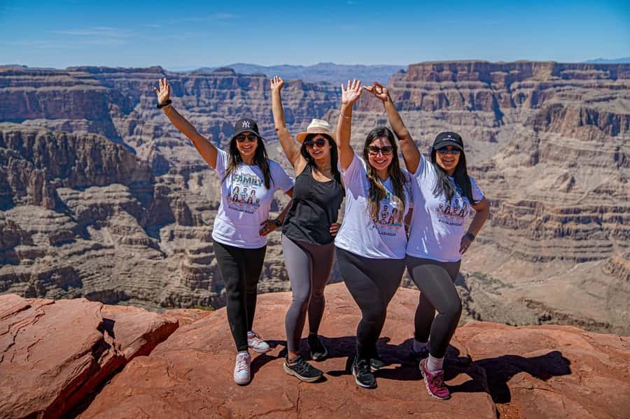 Las Vegas: Grand Canyon West, Hoover Dam & Optional Skywalk - The road to Grand Canyon West