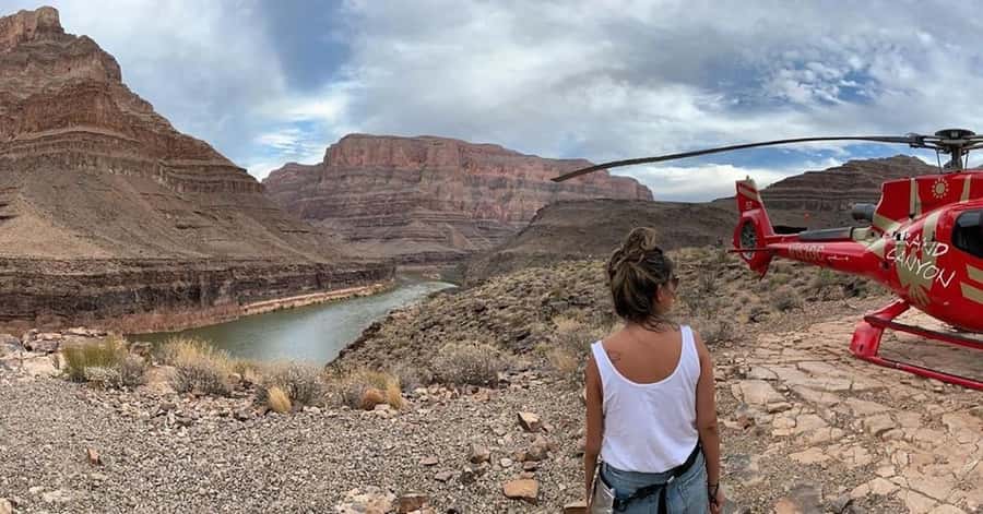 Las Vegas: Grand Canyon West Rim Tour with Helicopter Flight - Food, queues, and the cost of the package