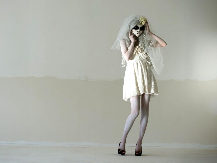 Las Vegas: Haunted House Wedding Ceremony + Photography - A Halloween wedding without the haunted-house line
