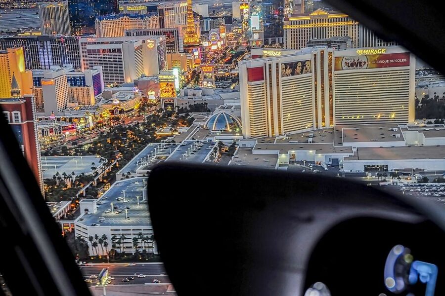Las Vegas: Helicopter Night Flight over the Strip - Who will enjoy this most?