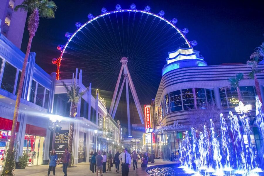 Las Vegas: High Roller Entry Ticket with In-Cabin Open Bar - Should you book it?
