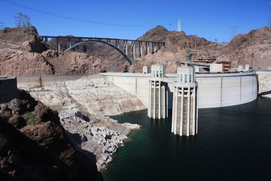 Las Vegas: Hoover Dam Express Tour - A quick photo at the Las Vegas sign