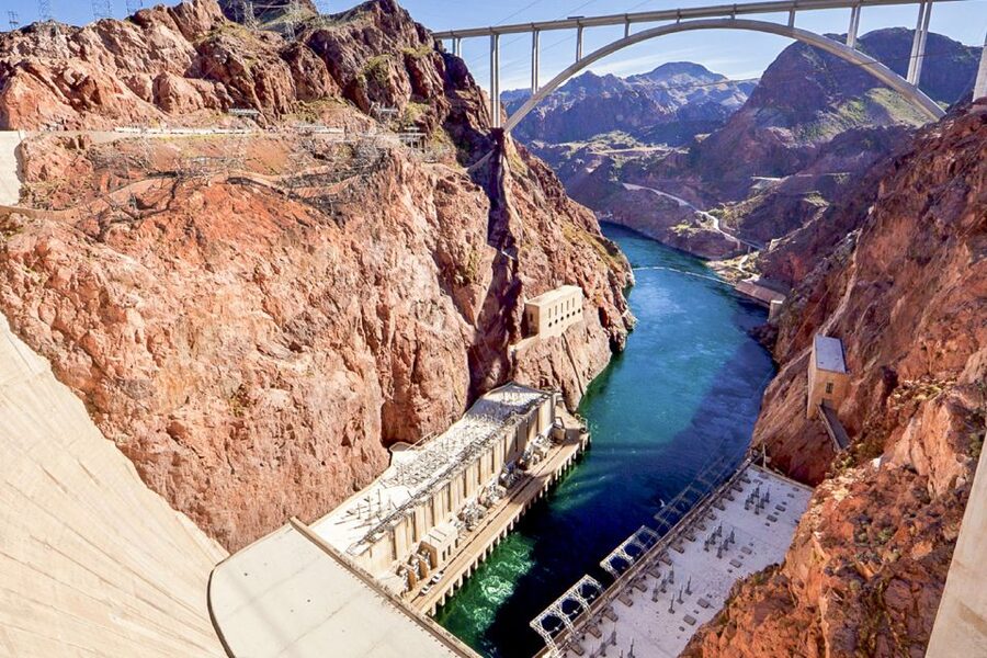Las Vegas: Hoover Dam Half-Day Tour - Boulder City and the road to Lake Mead