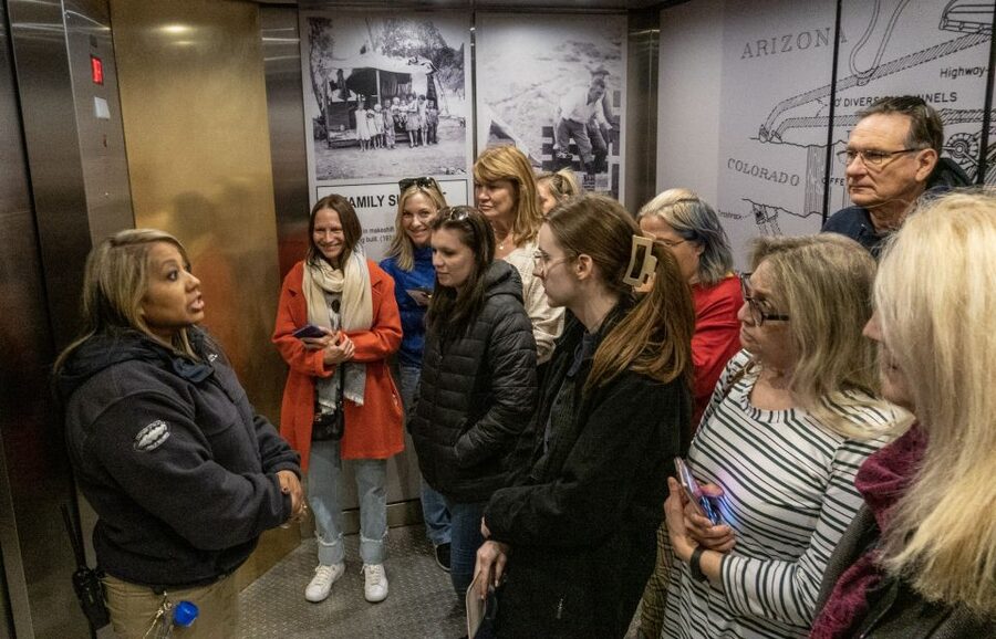 Las Vegas: Hoover Dam Tour with American-Style Hot Breakfast - Hotel pickup and the ride out of Las Vegas