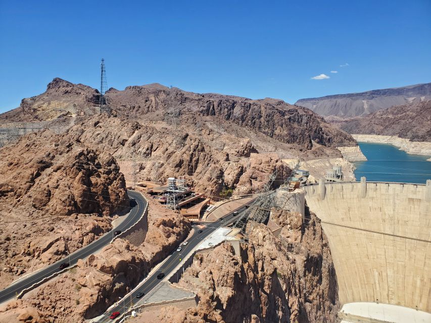 Las Vegas: Hoover Dam & Valley of Fire Day Trip with Brunch - Entering Valley of Fire State Park