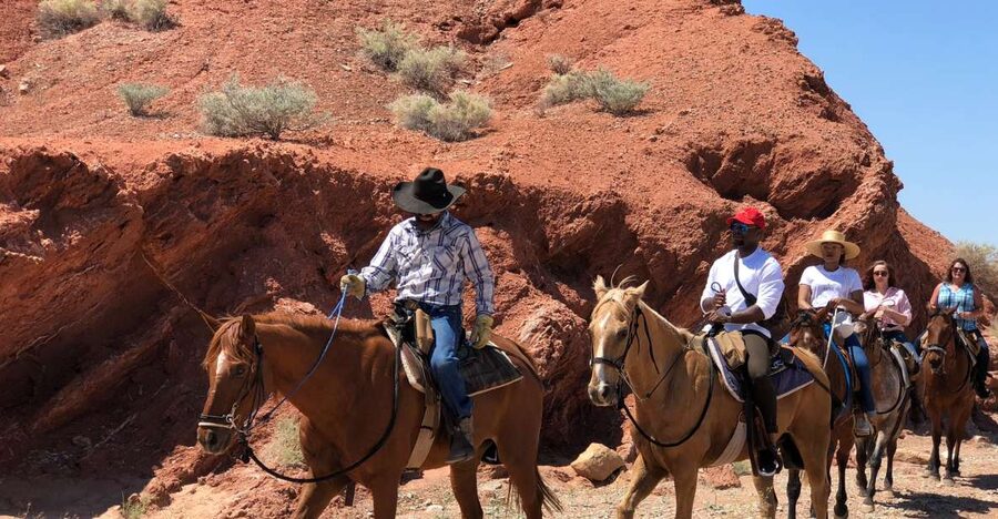 Las Vegas: Horseback Riding with Breakfast - Meeting the horses and learning the basics