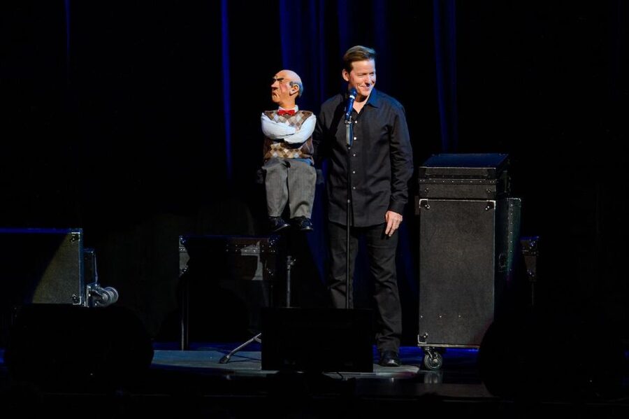 Las Vegas: Jeff Dunham - Artificial Intelligence - Who will get the most from the $61 ticket