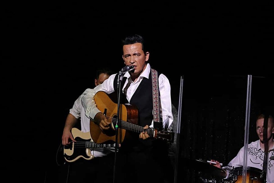 Las Vegas: Johnny Cash Tribute Show - Cliff Wright’s take on the young Johnny Cash