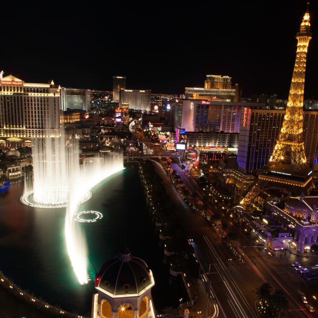 Las Vegas: Las Vegas Strip Night Tour en Español - Venetian canals and gondolas