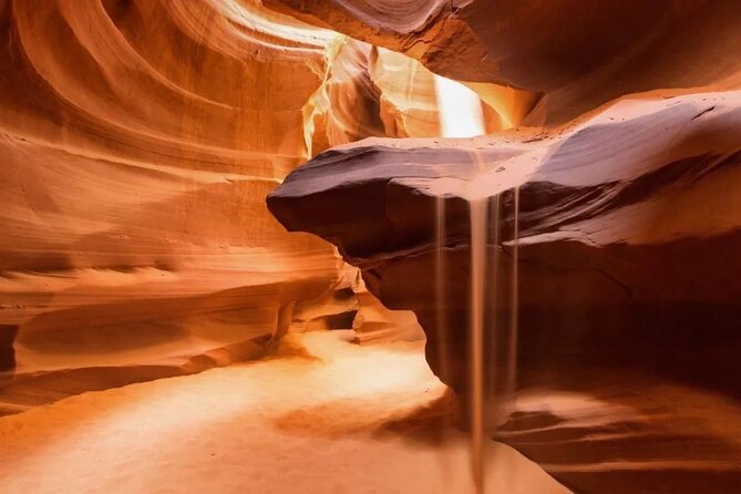 Las Vegas：Lower Antelope Canyon, Horseshoe Bend with Lunch - Lunch, water, and the real value of $209