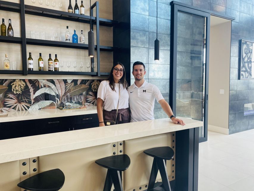 Las Vegas: Luxury Home Tour with Snacks and Drinks - Key points at a glance