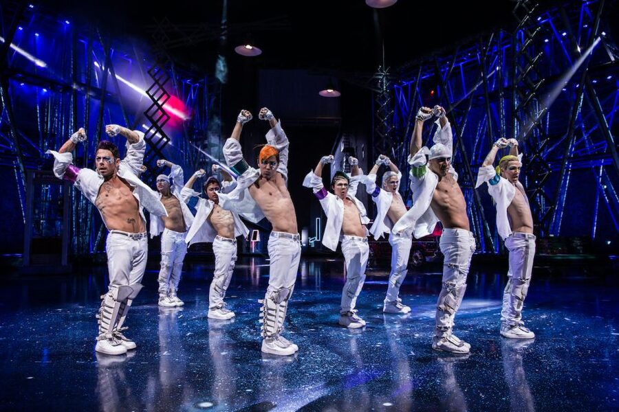 Las Vegas: Michael Jackson ONE by Cirque du Soleil Ticket - Four misfits give the spectacle a simple story
