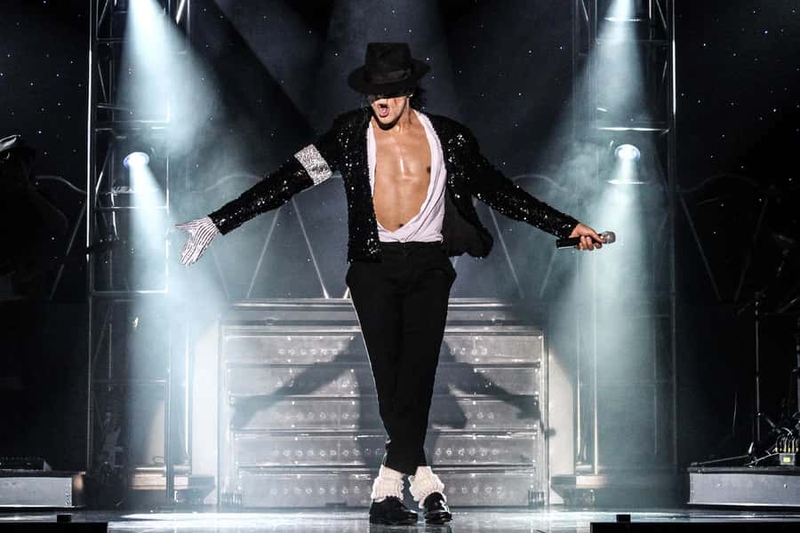 Las Vegas: MJ Live Show Tickets - Dancers, lighting, and the live band
