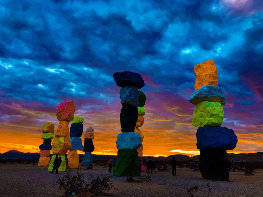 Las Vegas: Mojave Desert, 7 Magic Mountains, Vegas Sign Tour - Seven Magic Mountains and its bold color