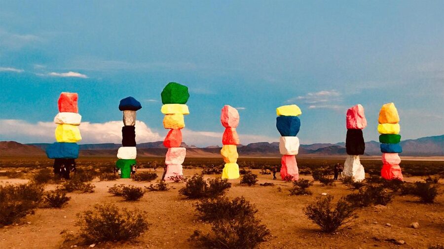 Las Vegas: Mojave Desert, 7 Magic Mountains, Vegas Sign Tour - Timing, heat, and the best departure