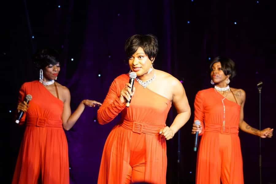 Las Vegas: Motown Brunch - EC Adams and the cast carry the show