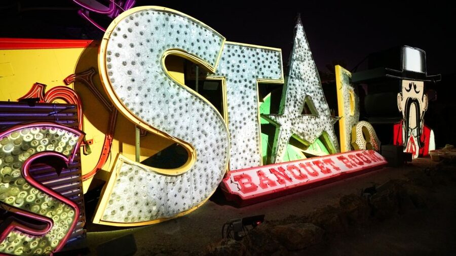 Las Vegas: Night Helicopter Flight and Neon Museum Tour - Practical advice before you book