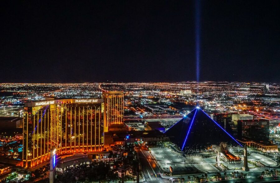 Las Vegas: Night Helicopter Flight over Las Vegas Strip - Who will enjoy this flight most